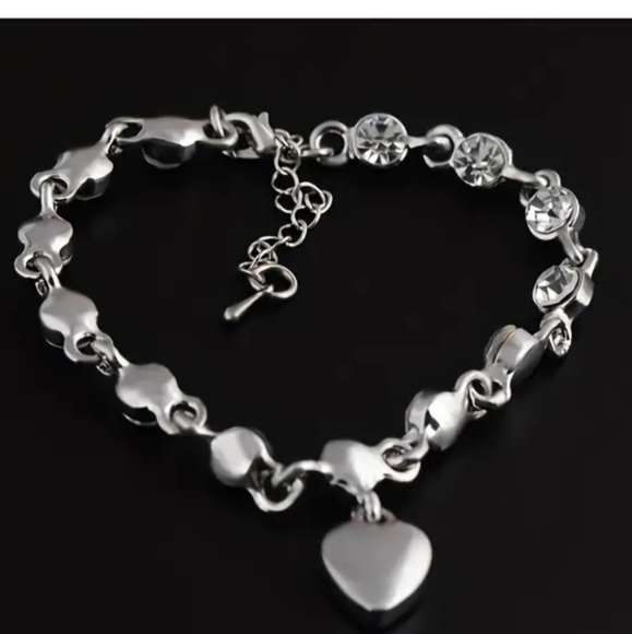 Romantic Heart of The Ocean Crystal Bracelet. NWT - Picture 4 of 4